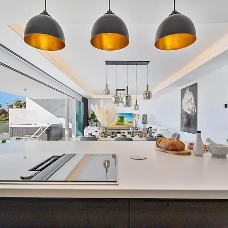 Apartment Stunning Luxurious Apartment. *